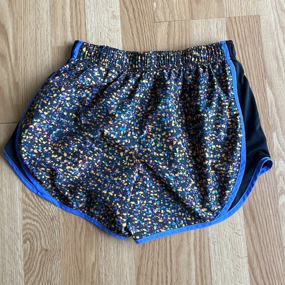 Nike Tempo Shorts - Picture 2 of 4